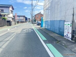 東側道路になります。