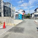 南側前面道路になります。