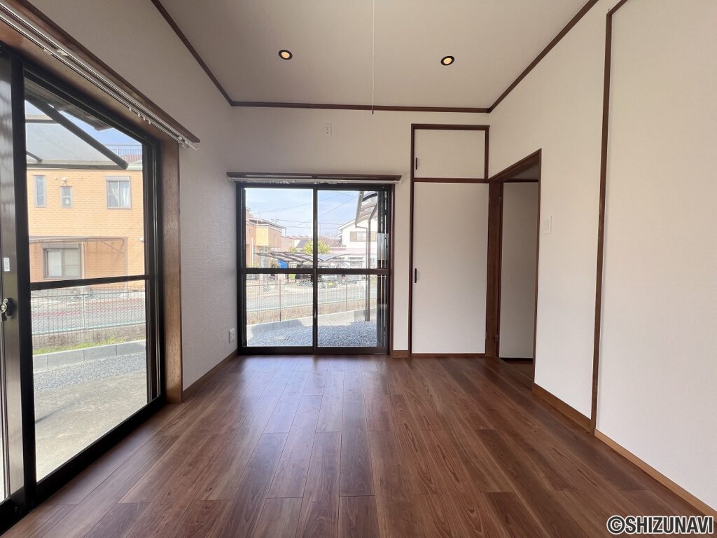 島田市番生寺　1F洋室