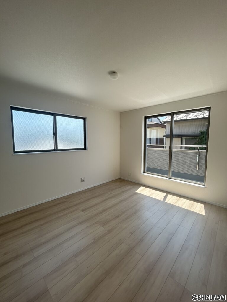 葵区　新築　部屋