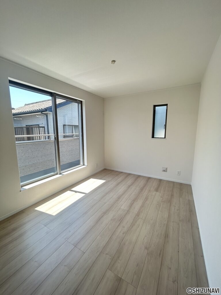 葵区　新築　部屋