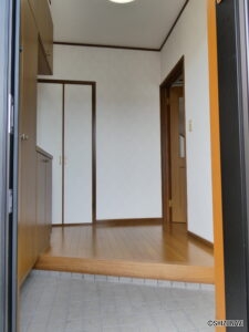 玄関中