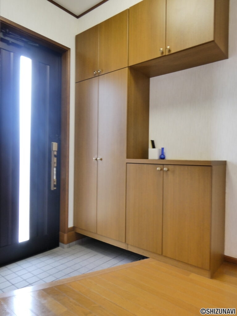 玄関中