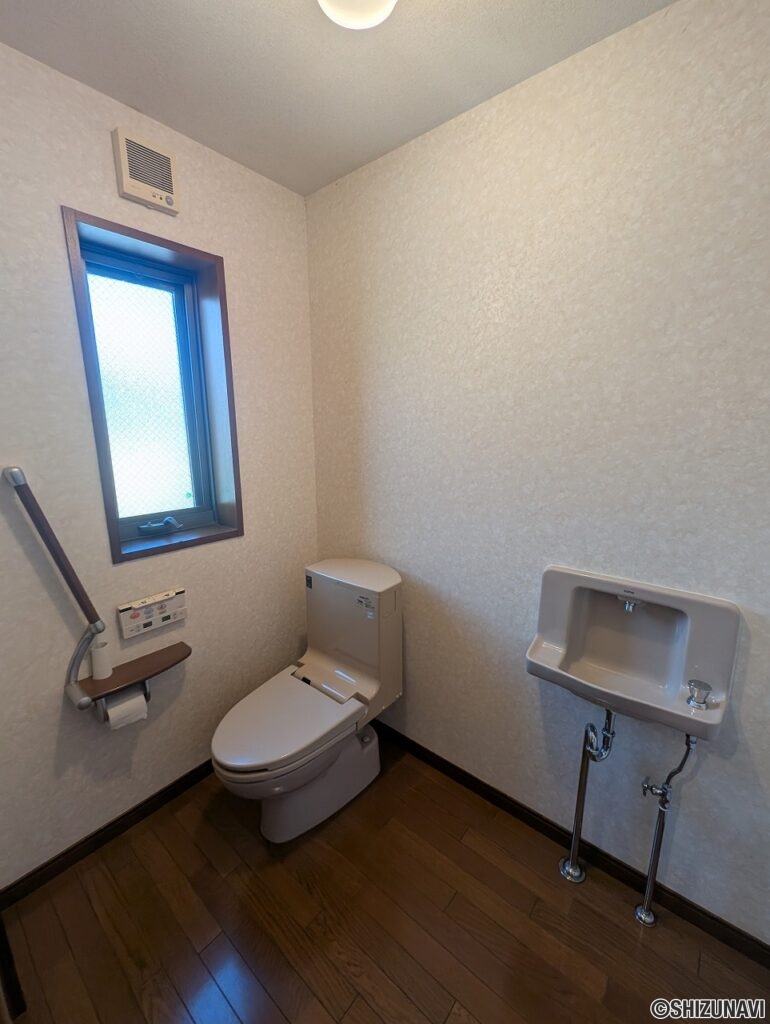 ２階トイレです