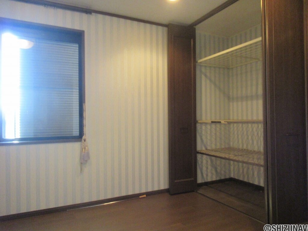 洋室収納