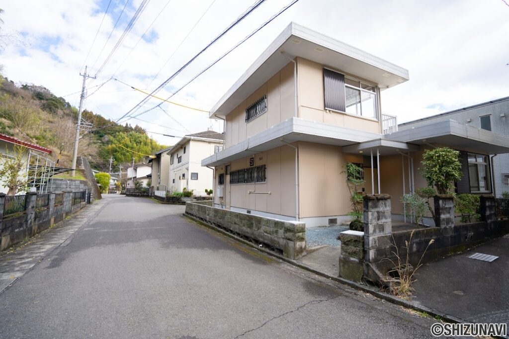 空き家買取専科　藤岡4丁目　前面道路
