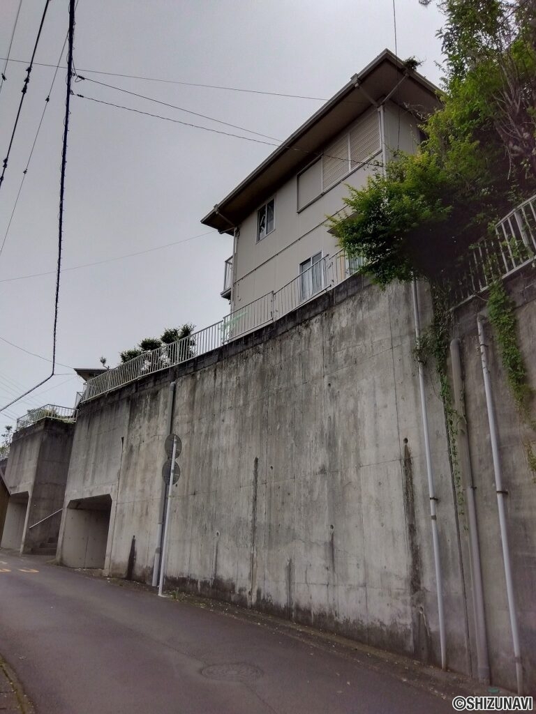 裾野市茶畑　中古住宅　外観