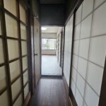 キッチンへ続く廊下