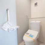 【2号棟】1階トイレ手すり付きで将来的にも安心です！