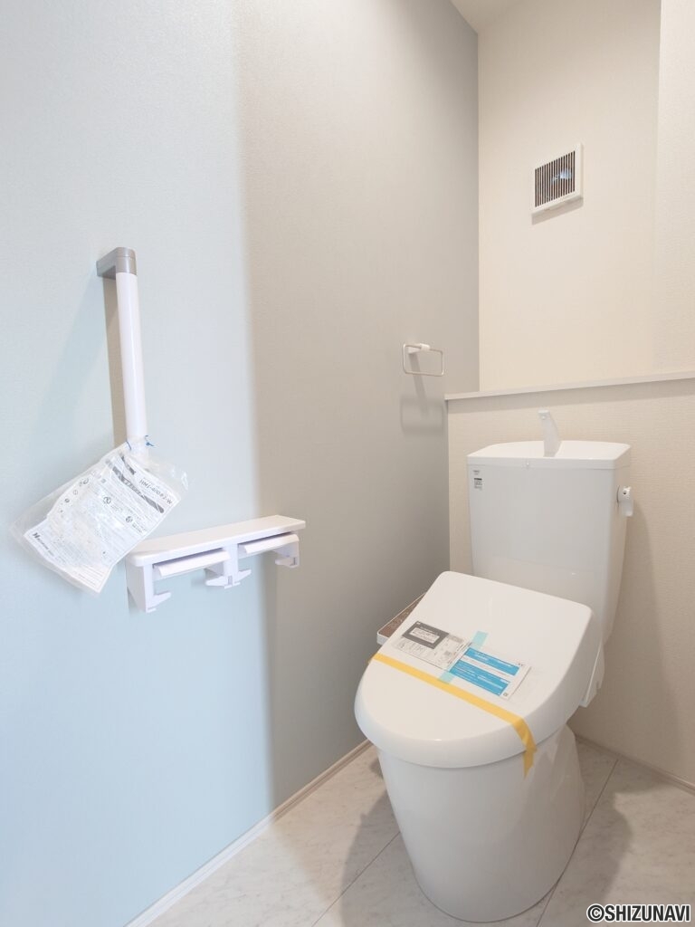 【2号棟】1階トイレ手すり付きで将来的にも安心です！
