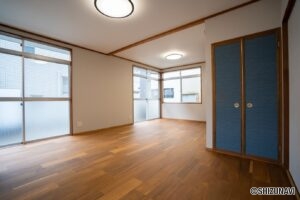 空き家買取専科　藤岡4丁目　リビング横11.8帖洋室
