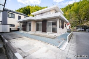 藤枝市藤岡4丁目　2階建て　3LDKの物件画像