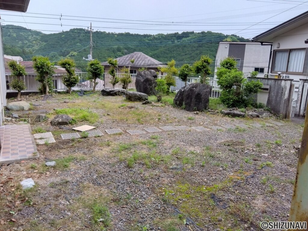 裾野市茶畑　中古住宅　外観