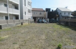 駿河区八幡5　奥から道路
