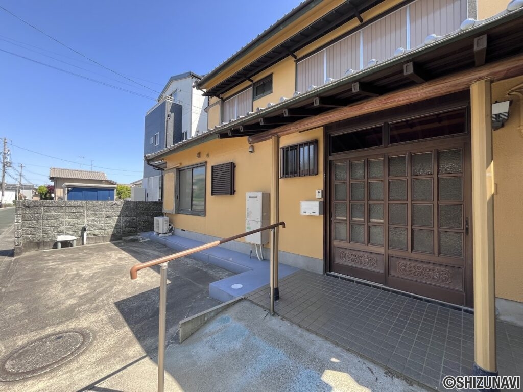 玄関外