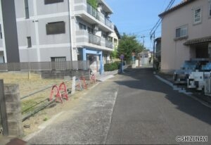 駿河区八幡5　前面道路