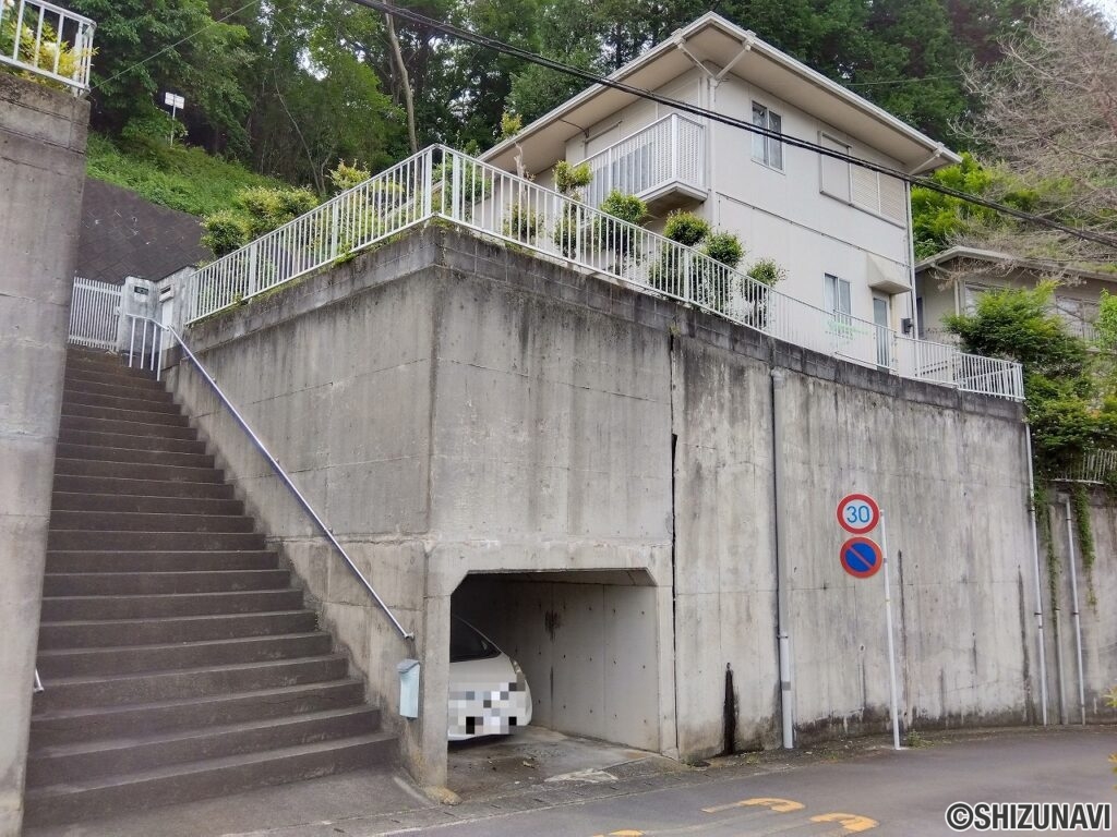 裾野市茶畑　中古住宅　外観