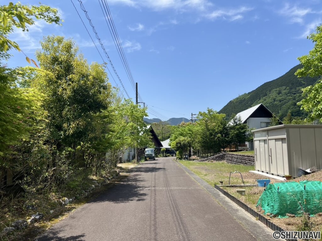 前面道路「西側」