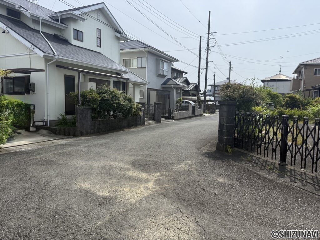 磐田市東貝塚　売土地　整形地・角地　解体更地、確定測量渡し　建築条件なしの画像