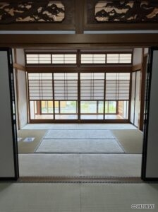 1階和室の障子を閉めた様子です。