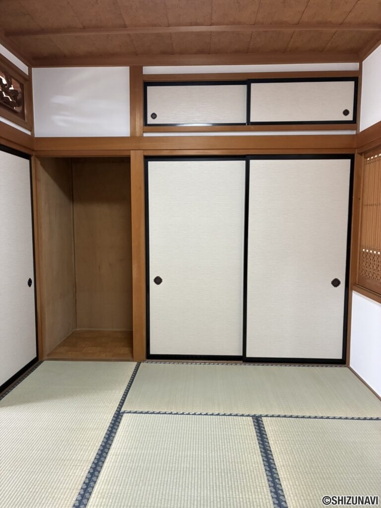 和室には大きな収納もついておりますので物の置き場には困りません。