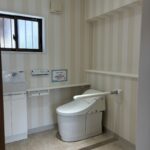 1階のトイレはとても広いです。