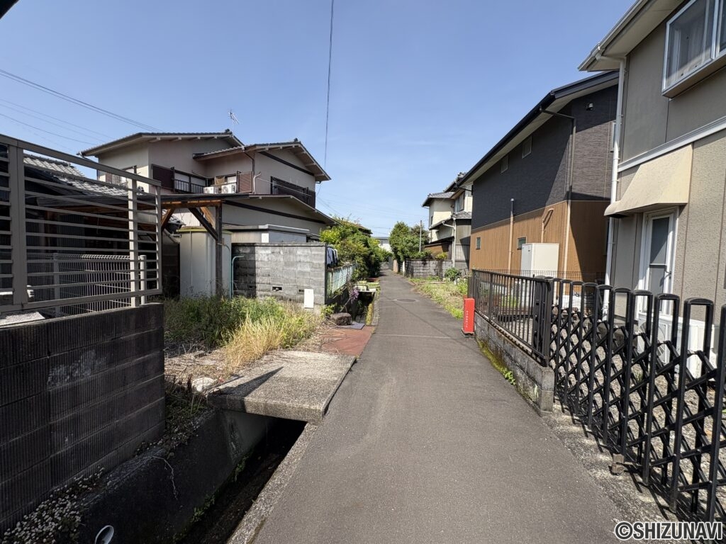 北東 前面道路①