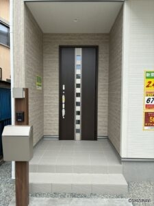 新築　富士宮　淀師　玄関外