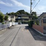 東側前面道路です。