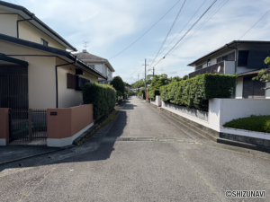 北側前面道路です。