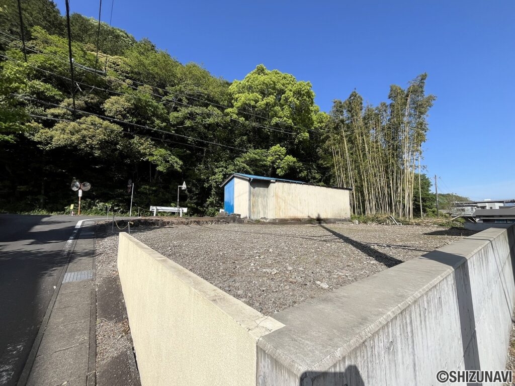 長泉町上長窪　角地の画像