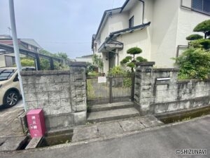 敷地入り口の写真です