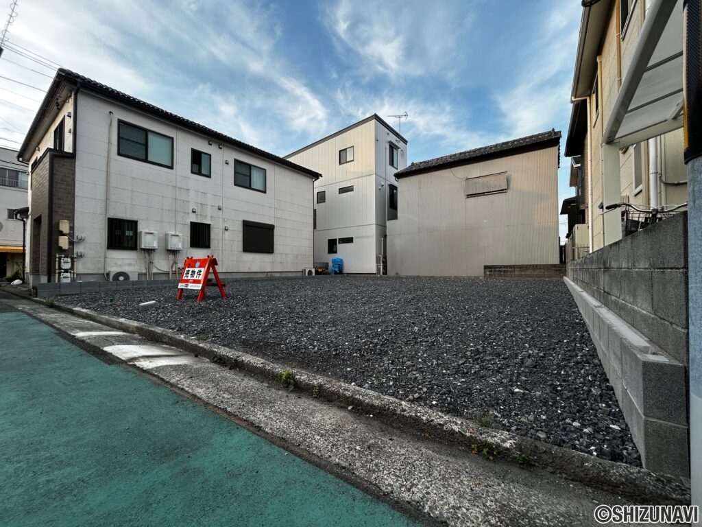 北側から
