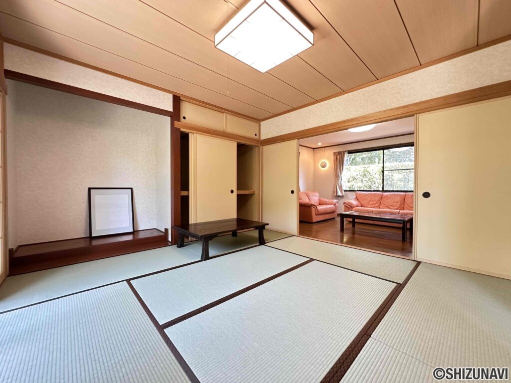 旅館を思わせる和室。素敵な空間です。