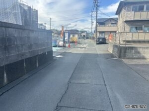 前面道路になります。南東側から撮影しております。