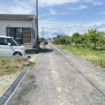前面道路になります。