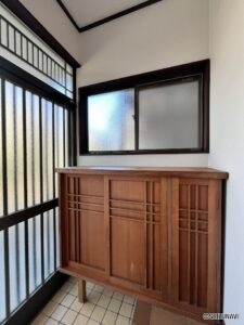 玄関中