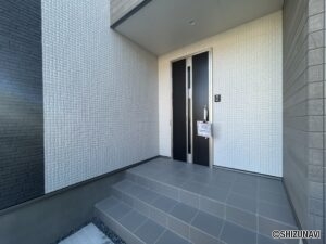 葵区　新築　玄関
