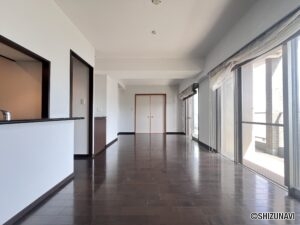 【仲介手数料不要】ディーグランセ鷹匠　13階　4LDKの画像