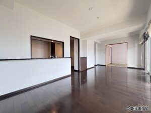【仲介手数料不要】ディーグランセ鷹匠　13階　4LDKの画像