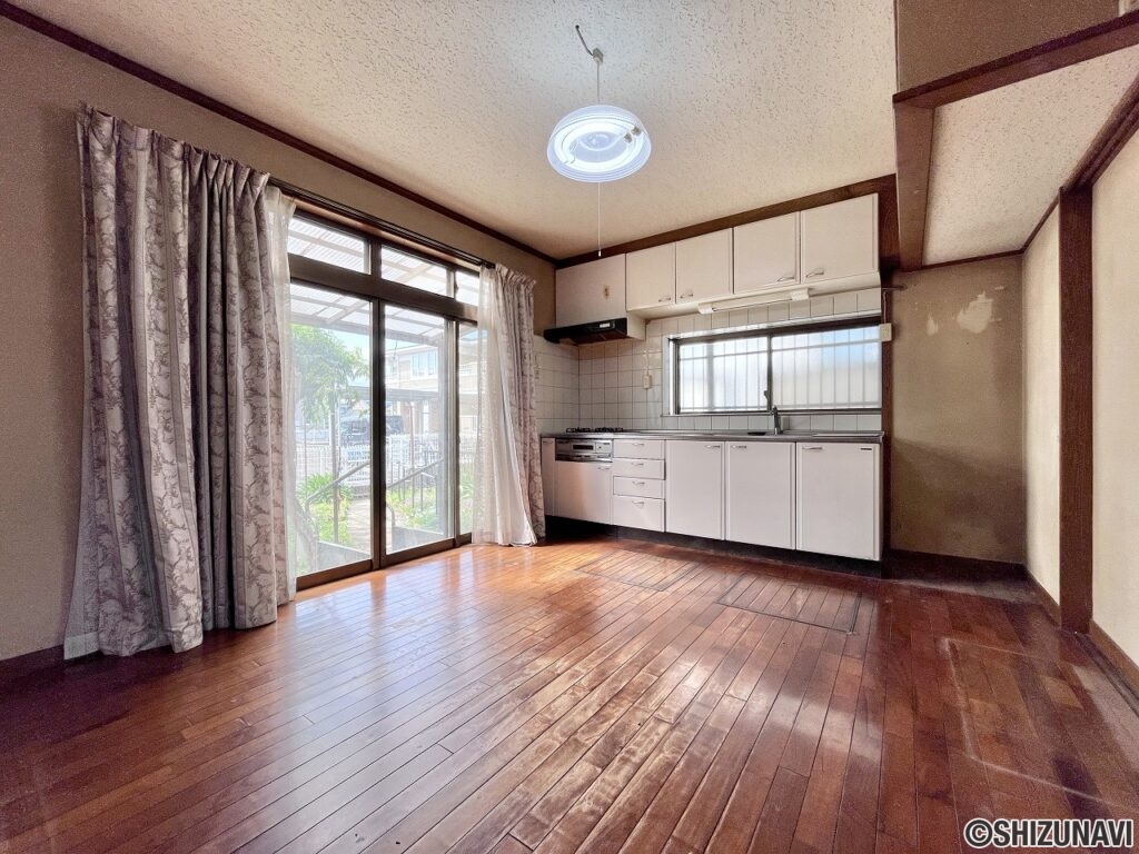 静岡市　清水区三保115-12　室内