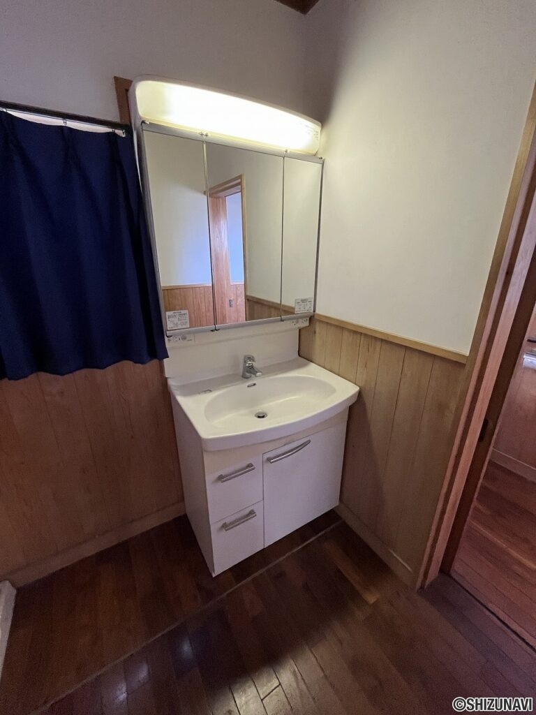 静岡市　清水区三保115-12　室内