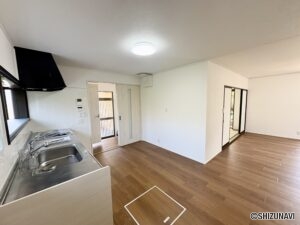 クロス、フローリング交換済みです！