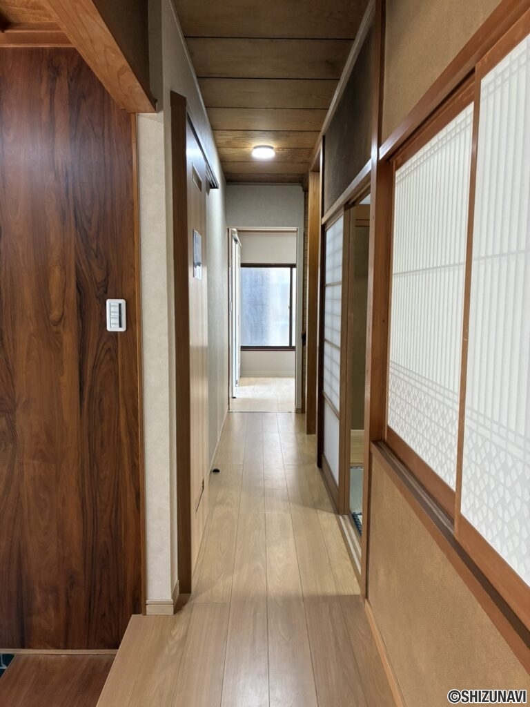 1階廊下です。