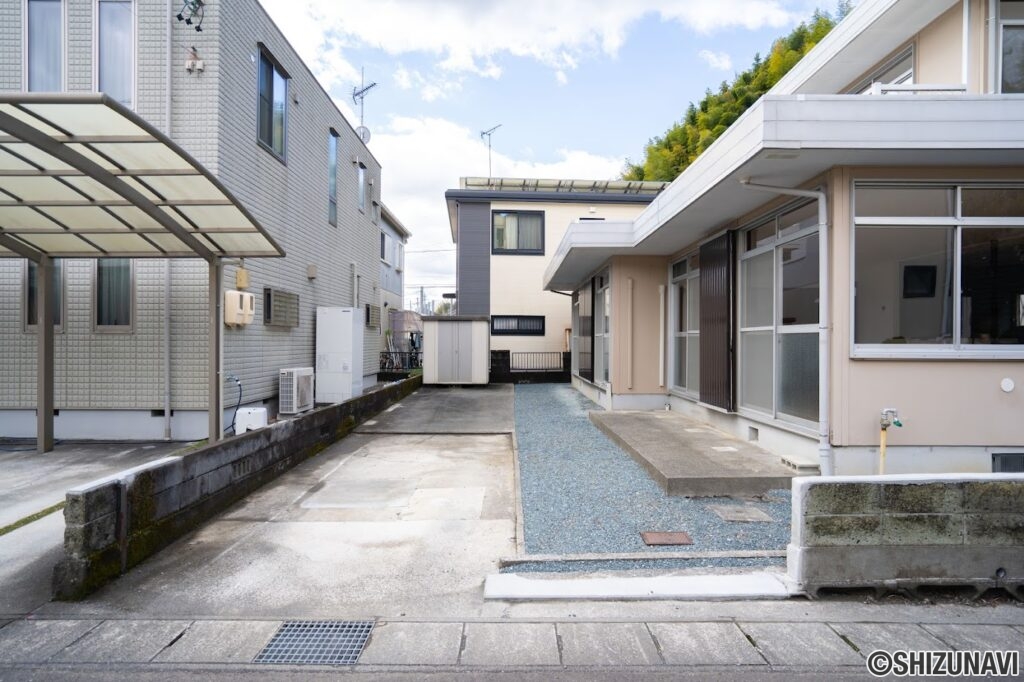 空き家買取専科　藤岡4丁目　駐車場