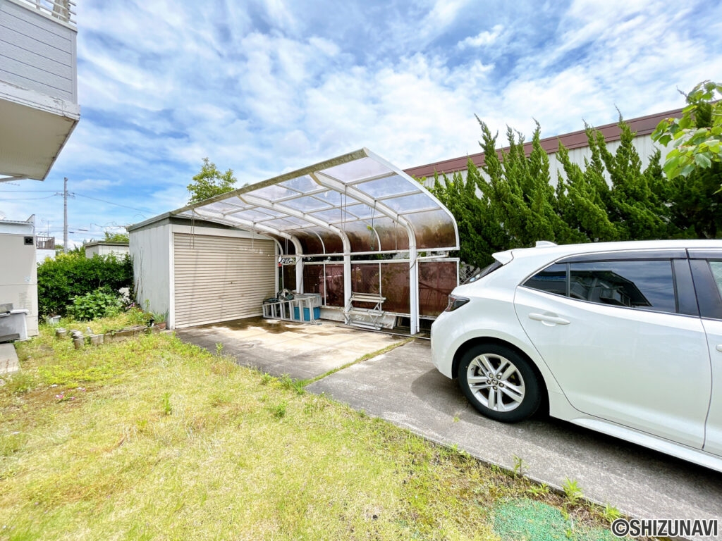 【駐車場】