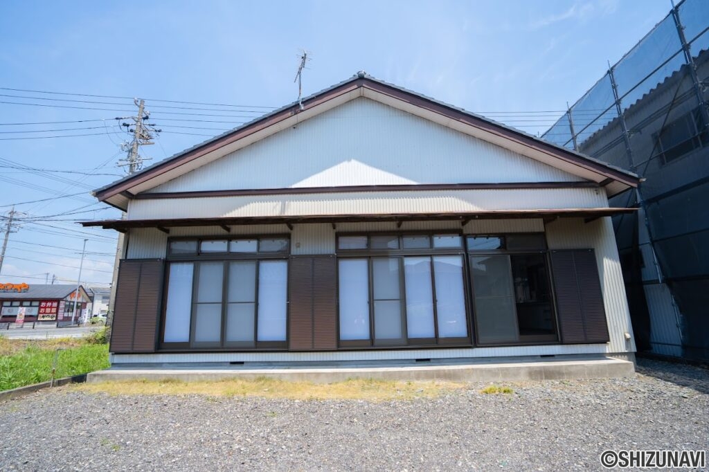 建物庭側