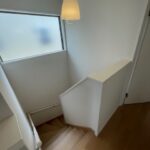 2階から階段です