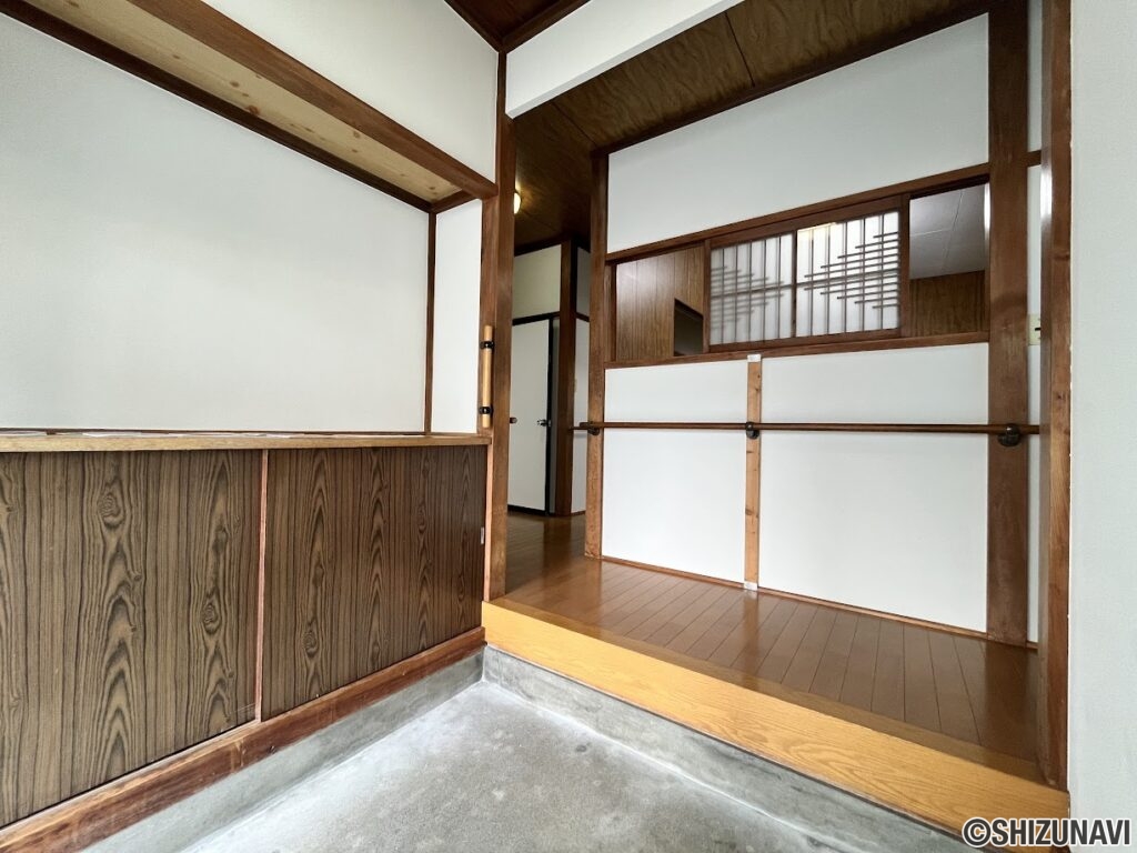 玄関内側
