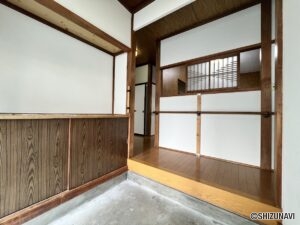 玄関内側